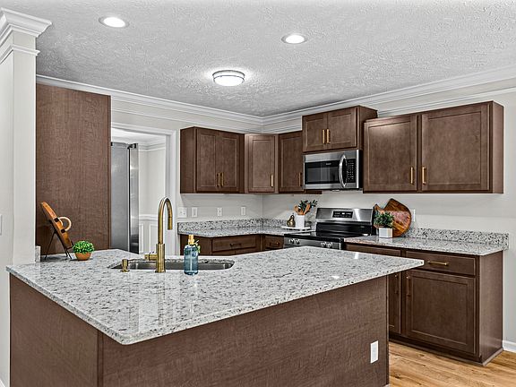 4th image of 601 Winding Bluff Way