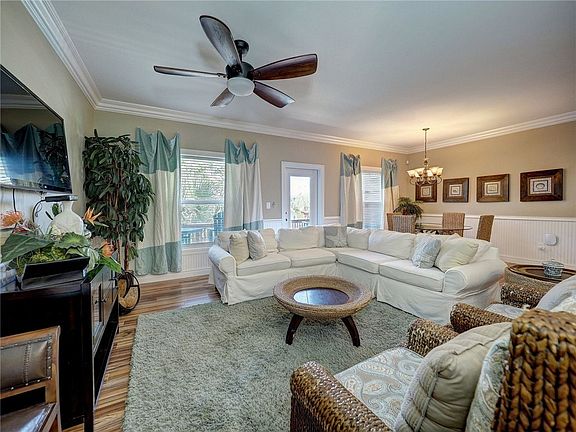 5th image of 247 Roberts Ave #5