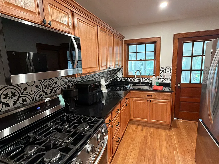 3-5 Dean St #2 — Photo 16