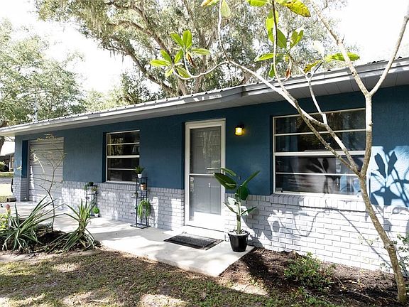 2nd image of 4801 Oakwood Dr