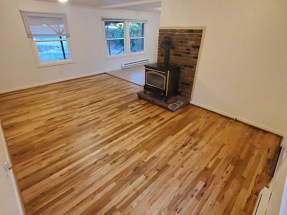 2nd image of 1160 Lee St SE