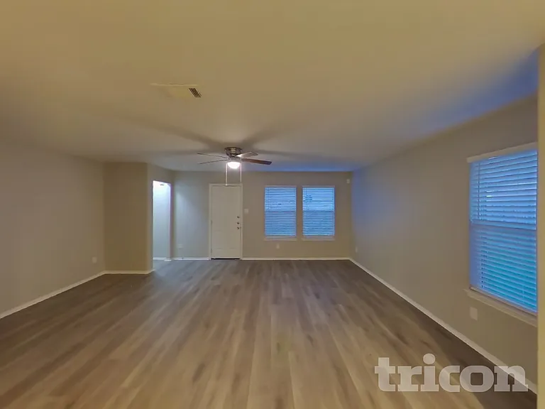 400 Blue Sage Dr — Photo 4