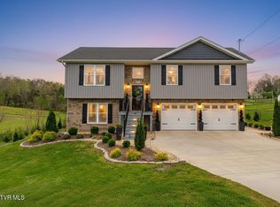 957 Mitchell Rd, Kingsport, TN 37663