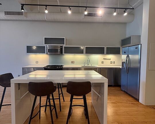 4th image of 1850 Industrial St APT 114