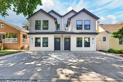2710 T St Photo 1