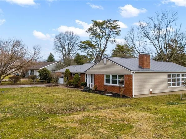 202 Walnut Dr, Marietta, OH 45750