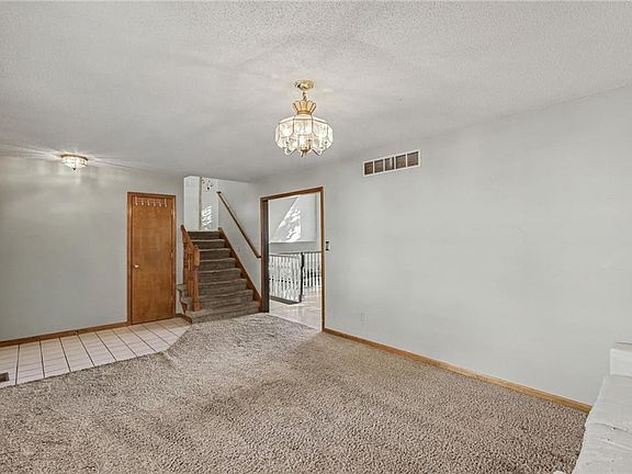 4th image of 3325 S Sioux Ct