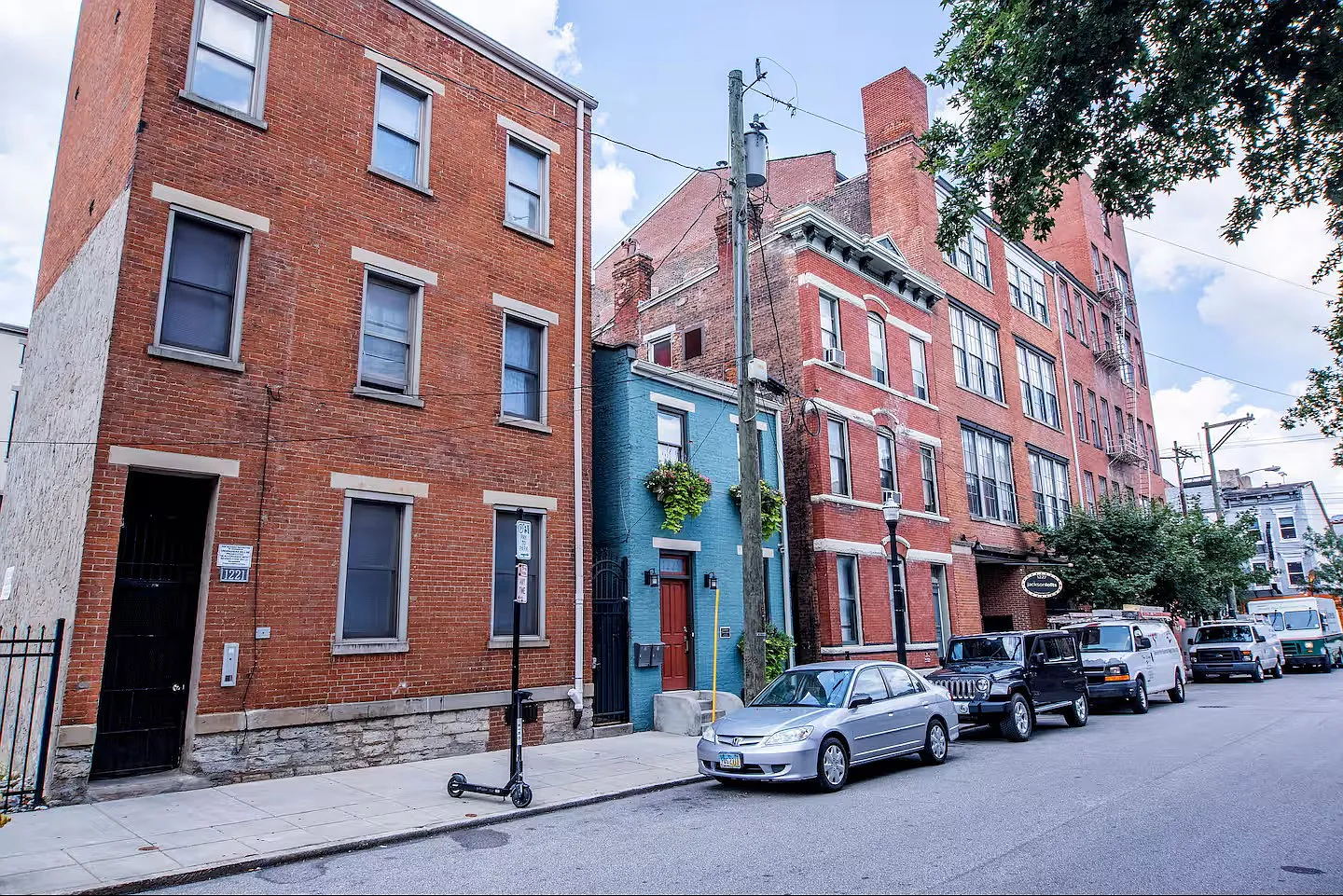 1 bed, 1.5 bath, 811 sqft, $2,200 — Photo 2