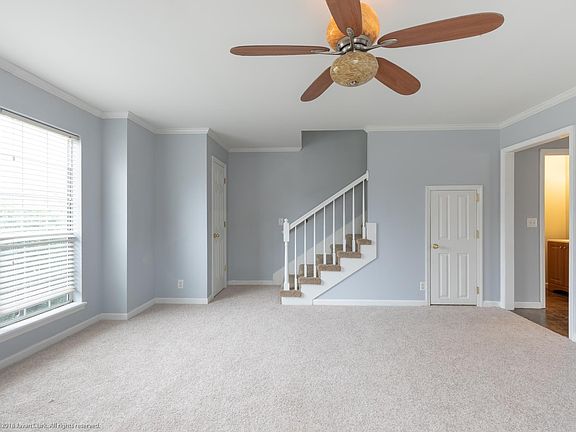 3rd image of 415 Jonquil Ct