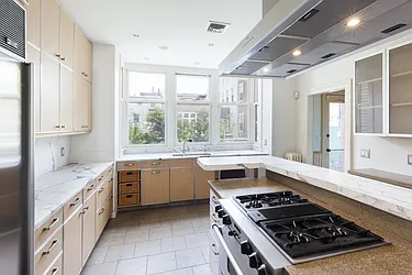 Rented by Engel and Volkers Brownstone Brooklyn