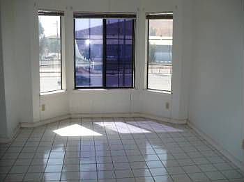 4th image of 327 Kenbrook Cir