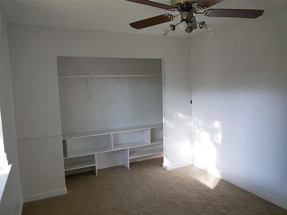 5th image of 22114 Oakington Ln