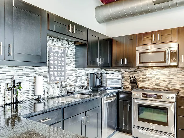 2205 N Lamar Blvd #215 — Photo 17