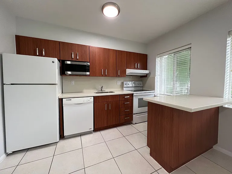 666 NE 80th St #8 — Photo 7