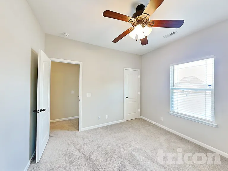 110 Cottage Trce — Photo 12
