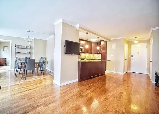 1st image of 225 E 36th St #5OP