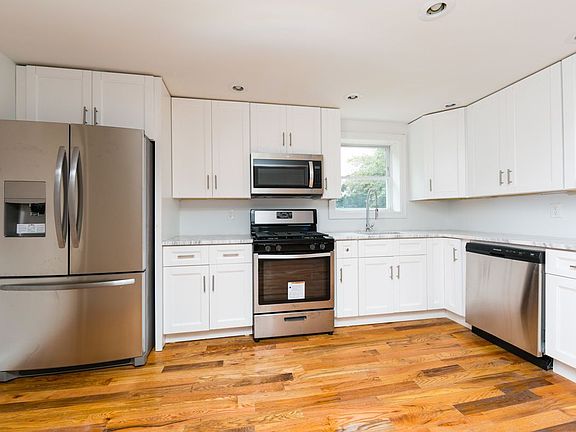 3rd image of 21718 121st Ave
