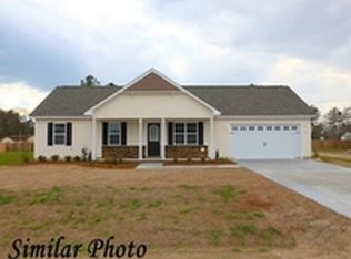 305 Basil Ct, Hubert, NC 28539