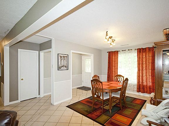 Dining room and foyer