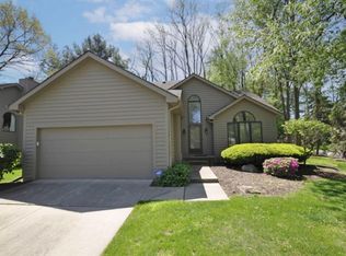 17966 Sable Ridge Dr, South Bend, IN 46635