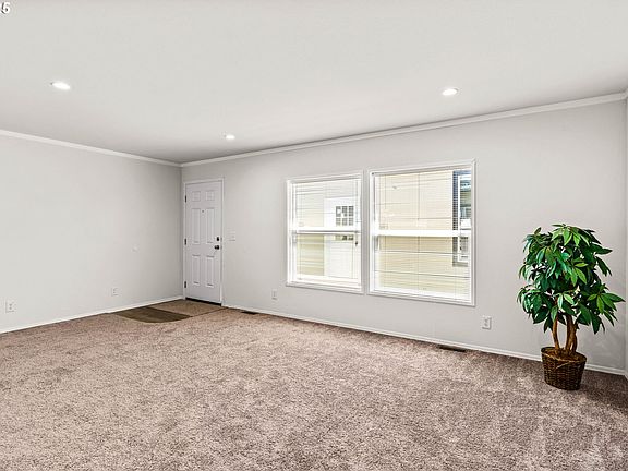 5th image of 1025 S 6th St Space 83
