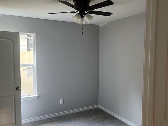 5th image of 9589 Darkwood St