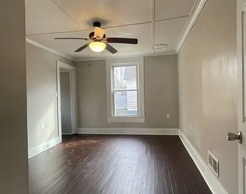 2 bed, 1.0 bath, $1,000 — Photo 3