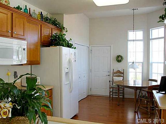 3rd image of 20049 Dovekie Ln