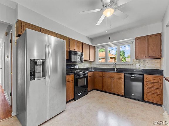 5th image of 9709 Brookmere Dr