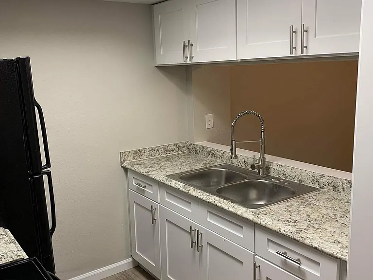442 E Burgess Rd — Photo 5