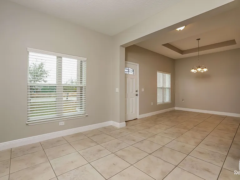 728 Desmoines Dr — Photo 7