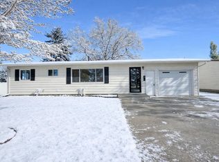 2416 8th St NW, Minot, ND 58703