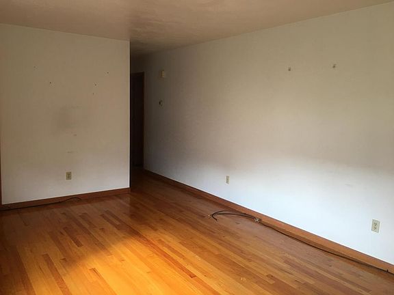 3rd image of 3773 Norway Ave NW