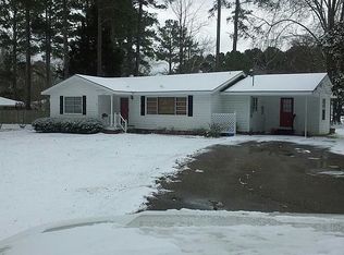 213 Sanders St, Forest, MS 39074