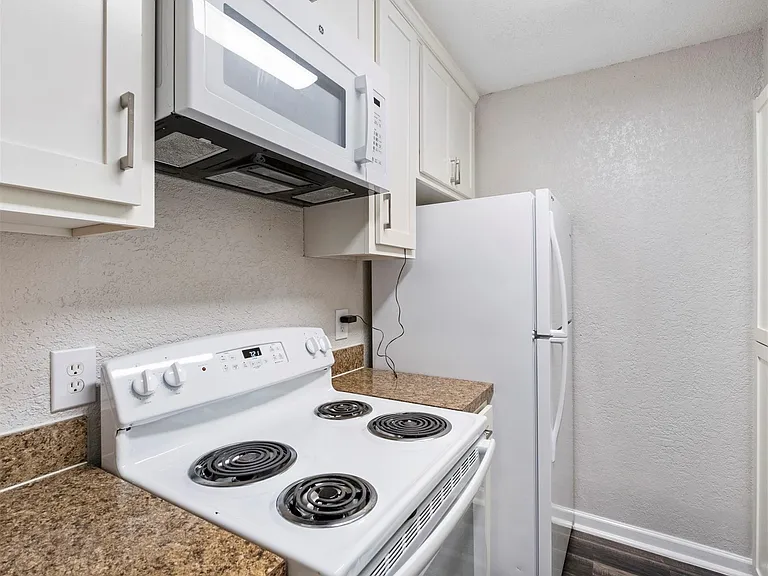 12500 Sandpiper Dr #27 — Photo 6