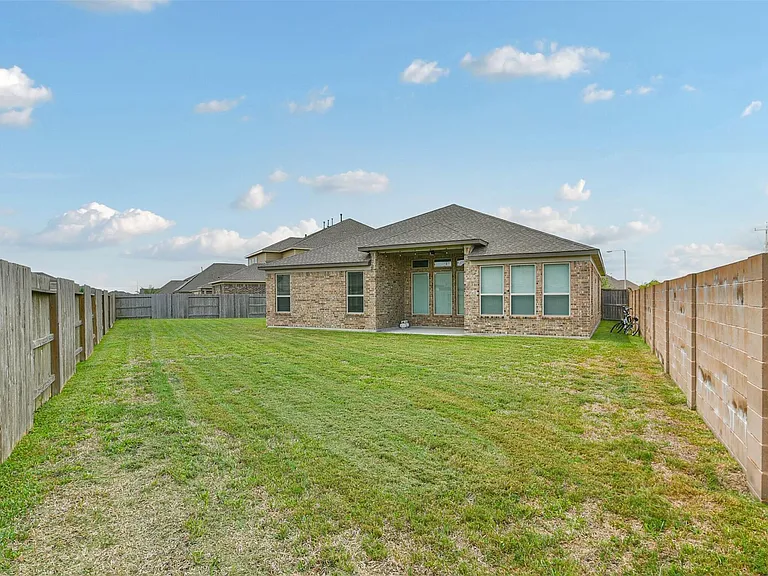 12617 White Cove Dr — Photo 45