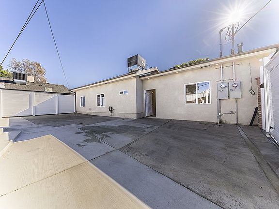 3rd image of 9465 Dorrington Ave