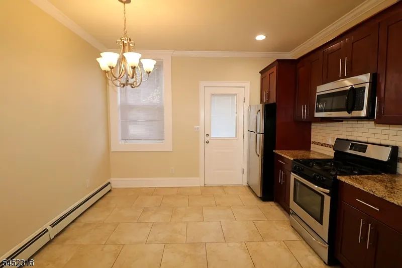 1 bed, 1.0 bath, 600 sqft, $1,600 — Photo 2