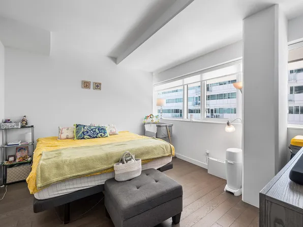 800 Avenue At Port Imperial image 7 of 28