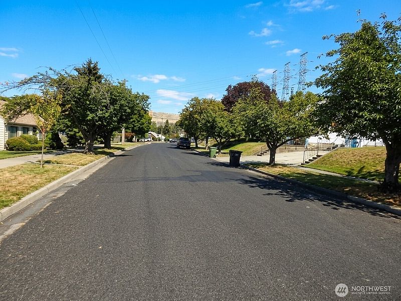 3rd image of 308 Stevens Avenue