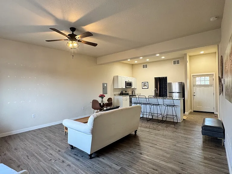 751 E Laporte Dr — Photo 5