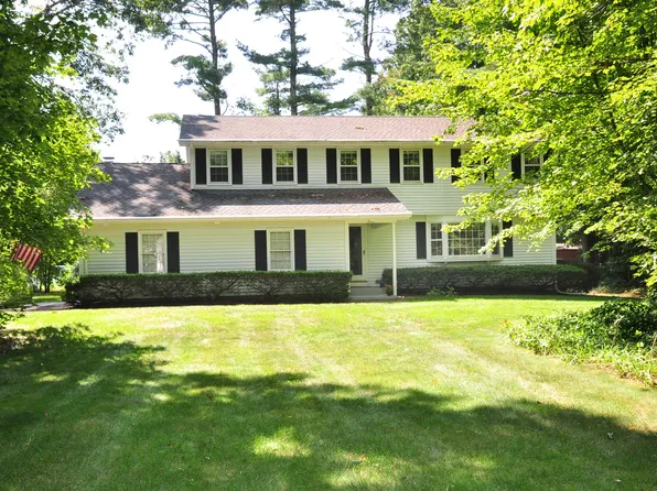 3 Fawn Drive, Granby, CT 06035