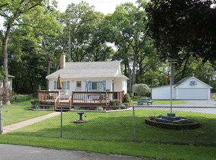 3003 Circle Dr, Burlington, WI 53105