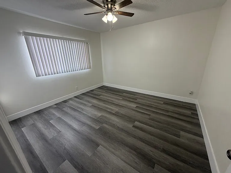 8028 Boer Ave — Photo 5