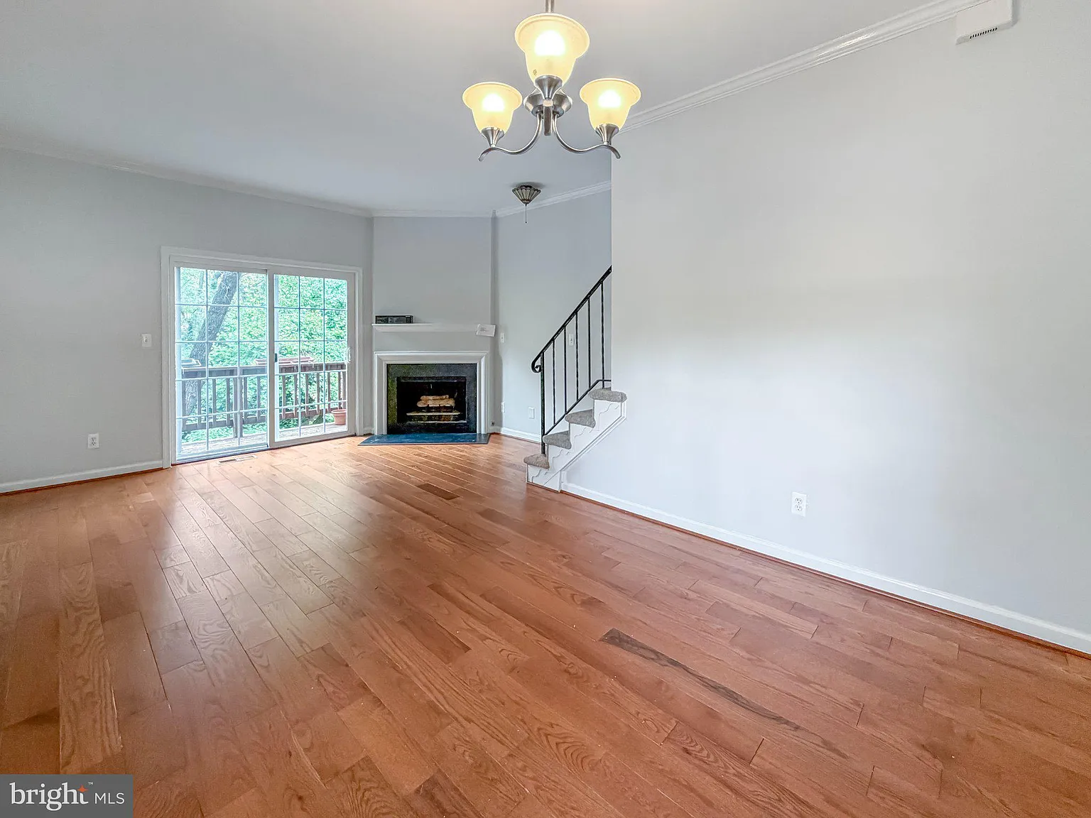 3 bed, 3.5 bath, 1652 sqft, $3,200 — Photo 4