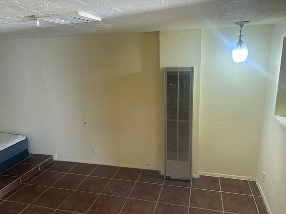 5th image of 2315 N Camilla Blvd