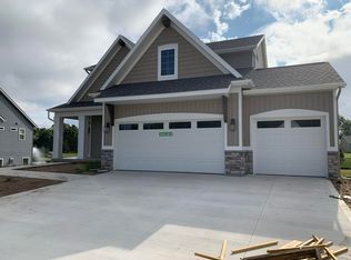 12746 Riverton Rd, Grand Haven, MI 49417