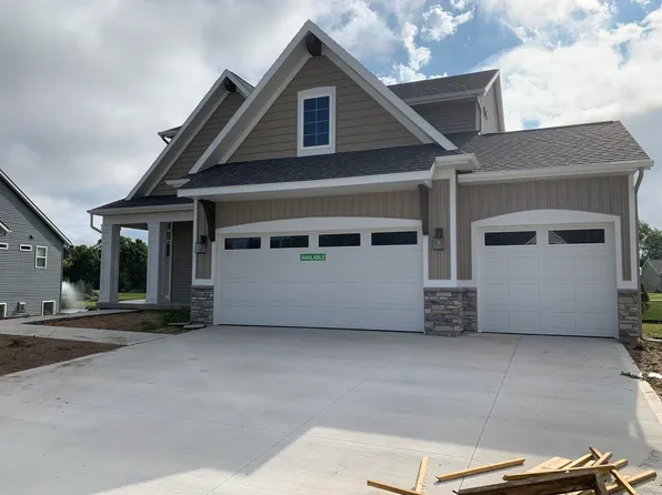 12746 Riverton Rd, Grand Haven, MI 49417