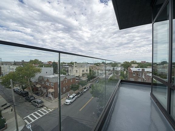 4th image of 3112 24th Ave APT 4G