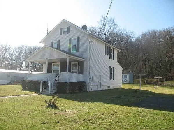 102 Stone Ln photo 1